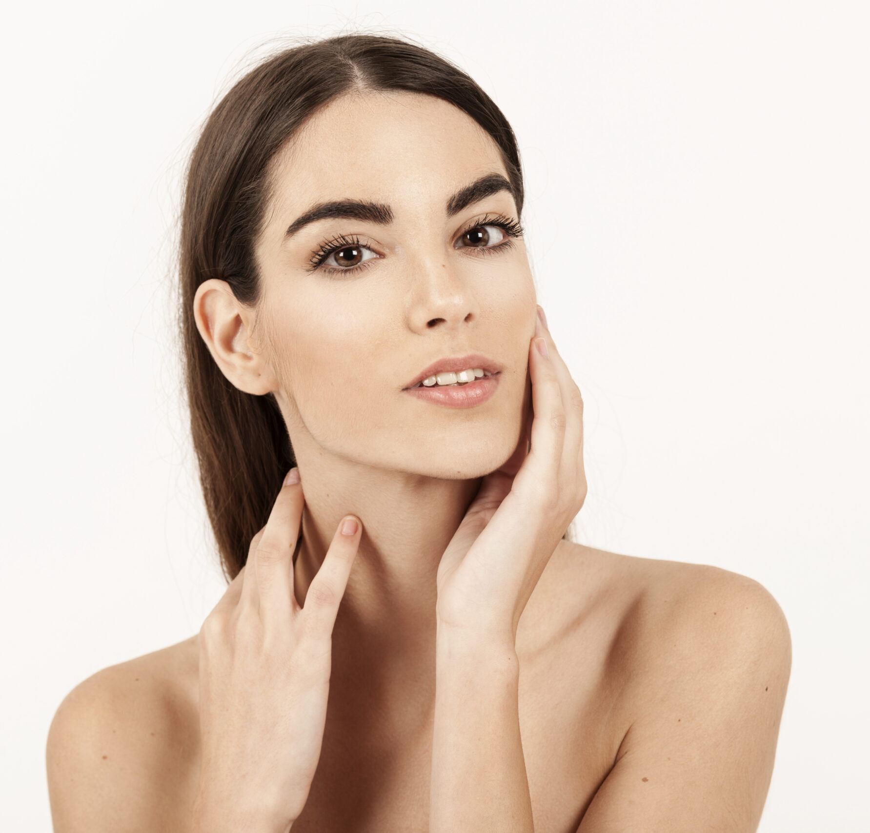 model-with-perfect-face-after-beauty-treatment