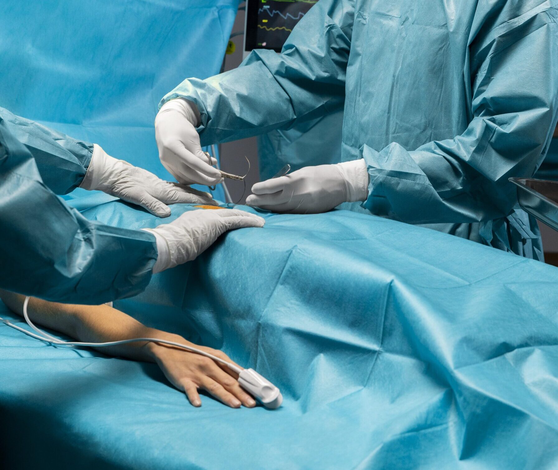 surgical-procedure-made-by-doctor